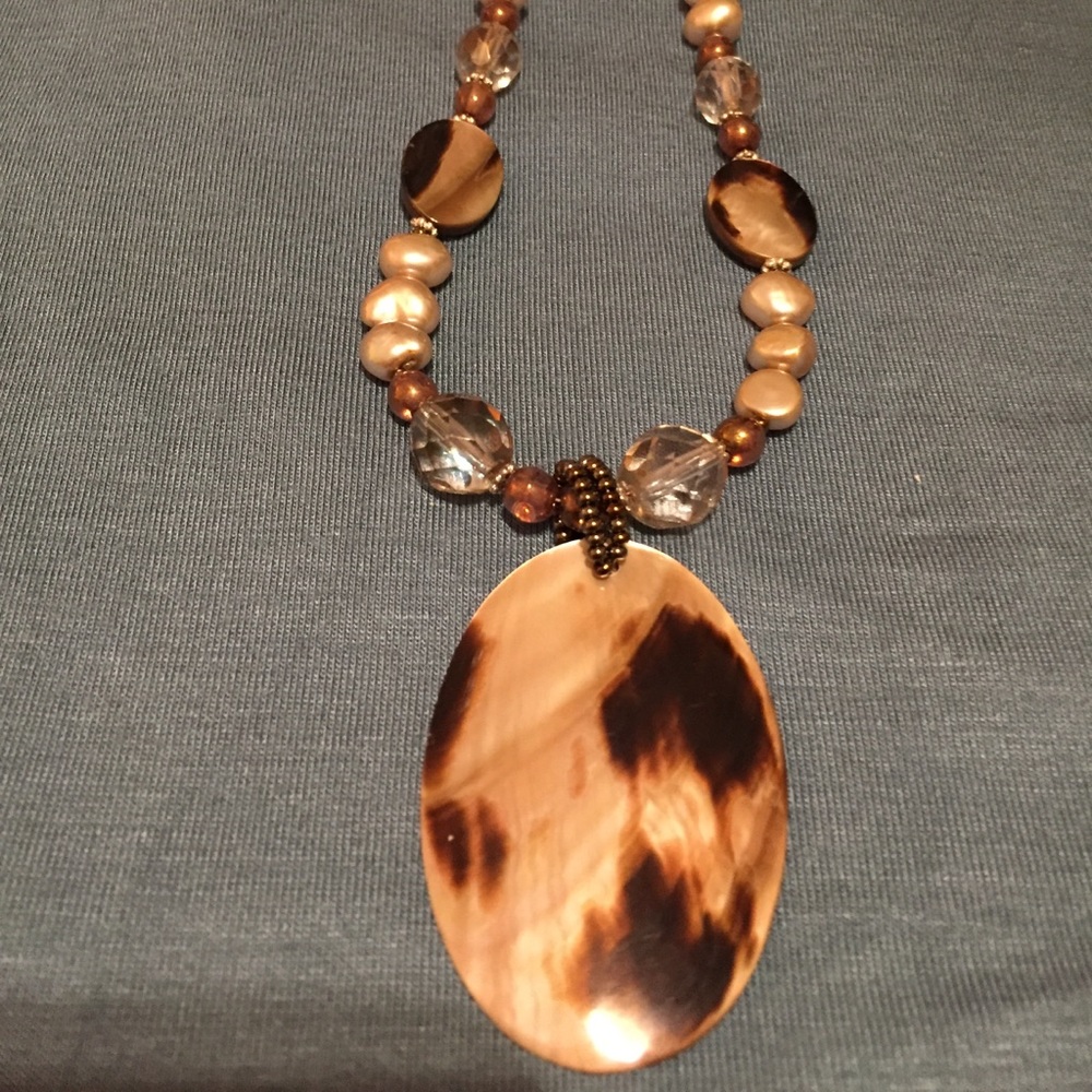 Beautiful, tortoise style necklace